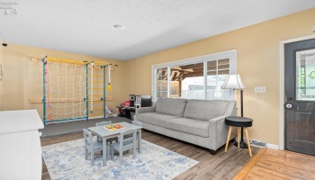 203 E. Main St., South Amherst, 44001, 3 Bedrooms Bedrooms, ,2 BathroomsBathrooms,Residential,For Sale,E. Main St.,20262177