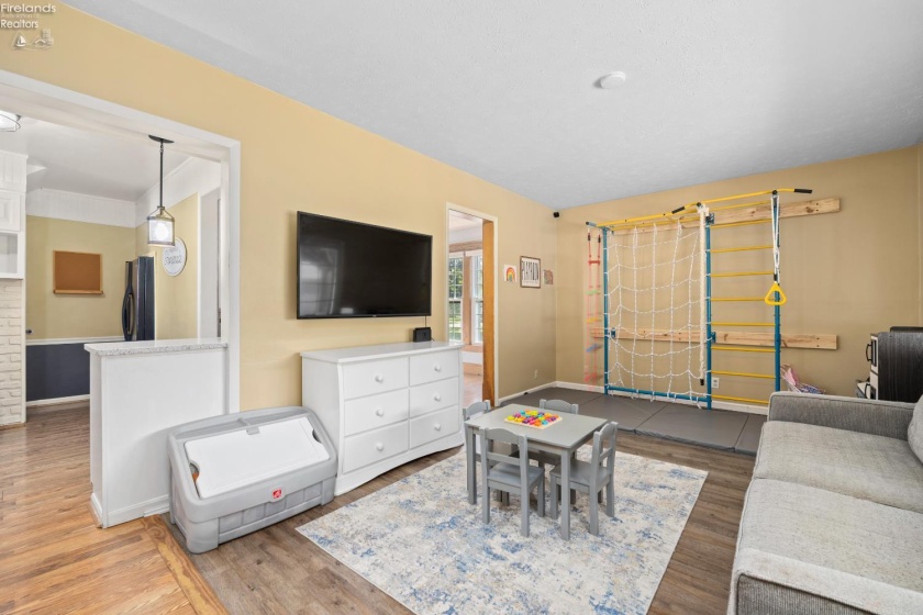 203 E. Main St., South Amherst, 44001, 3 Bedrooms Bedrooms, ,2 BathroomsBathrooms,Residential,For Sale,E. Main St.,20262177