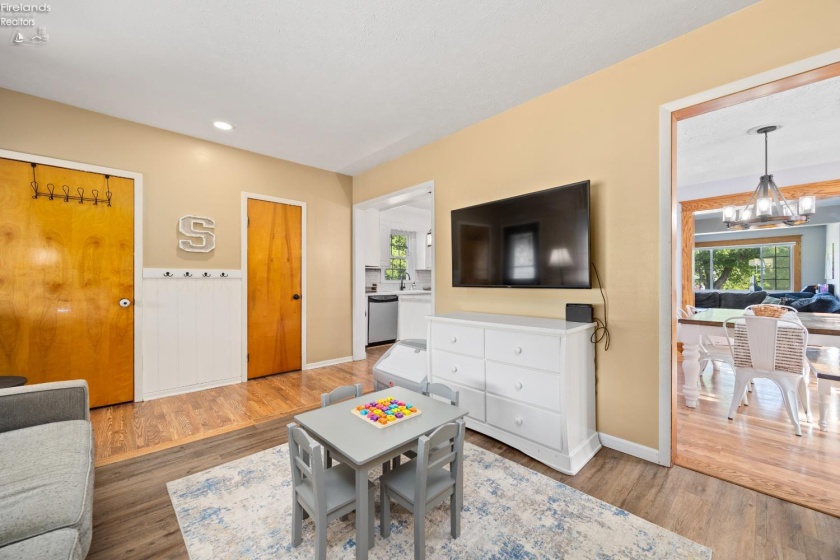 203 E. Main St., South Amherst, 44001, 3 Bedrooms Bedrooms, ,2 BathroomsBathrooms,Residential,For Sale,E. Main St.,20262177