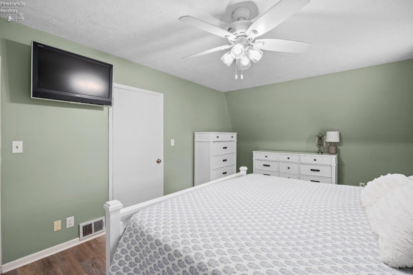 203 E. Main St., South Amherst, 44001, 3 Bedrooms Bedrooms, ,2 BathroomsBathrooms,Residential,For Sale,E. Main St.,20262177