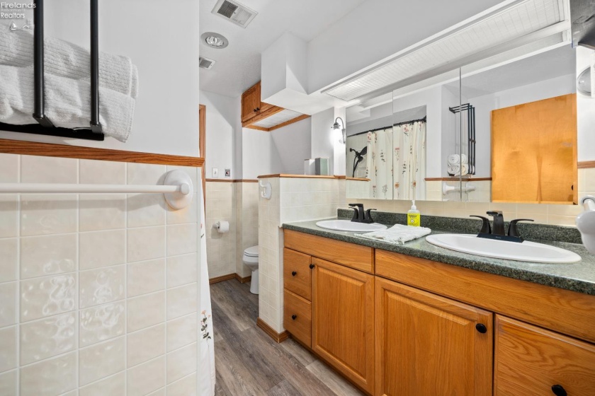 203 E. Main St., South Amherst, 44001, 3 Bedrooms Bedrooms, ,2 BathroomsBathrooms,Residential,For Sale,E. Main St.,20262177