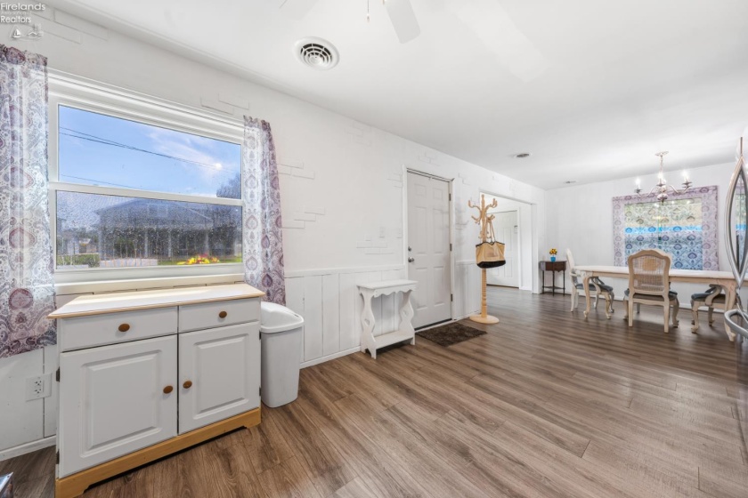 2086 Sugar Bush Road, Marblehead, 43440, 4 Bedrooms Bedrooms, ,3 BathroomsBathrooms,Residential,For Sale,Sugar Bush,20262219
