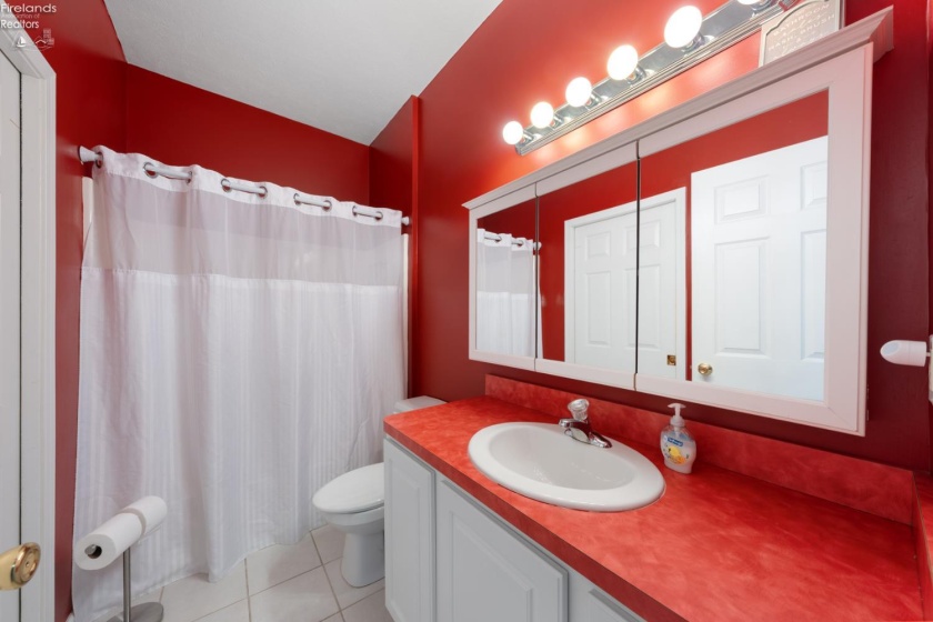 934 Washington Street, Sandusky, 44870, 3 Bedrooms Bedrooms, ,2 BathroomsBathrooms,Residential,For Sale,Washington,20262225