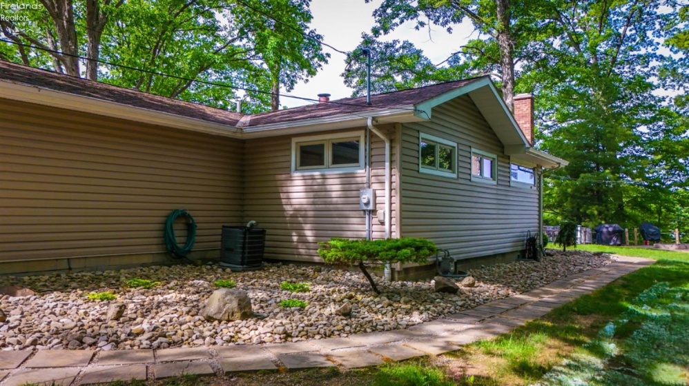 691 Timothy Drive, Willard, 44890, 2 Bedrooms Bedrooms, ,2 BathroomsBathrooms,Residential,For Sale,Timothy,20262147