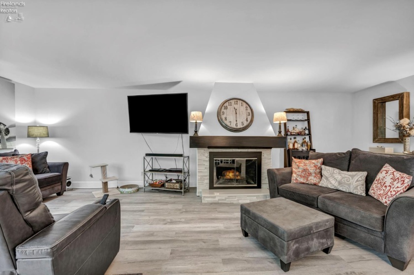 3931 Hilltop Drive, Huron, 44839, 4 Bedrooms Bedrooms, ,4 BathroomsBathrooms,Residential,For Sale,Hilltop,20262103