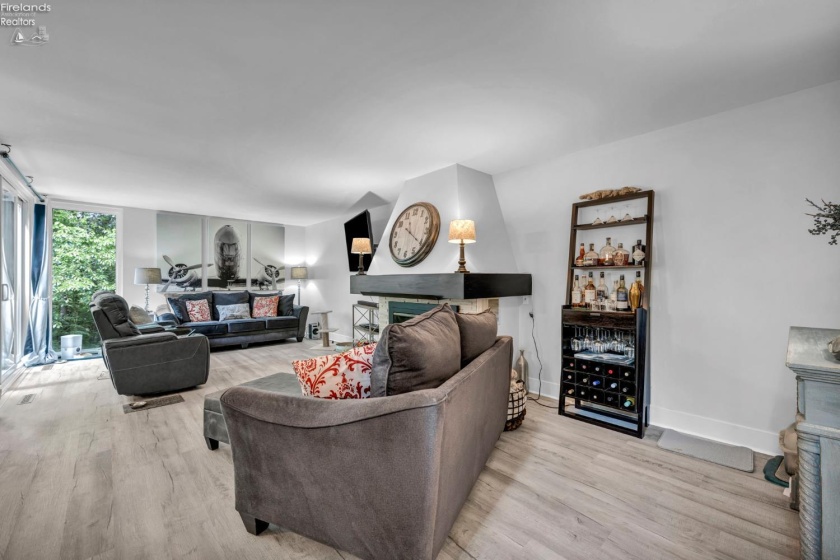 3931 Hilltop Drive, Huron, 44839, 4 Bedrooms Bedrooms, ,4 BathroomsBathrooms,Residential,For Sale,Hilltop,20262103