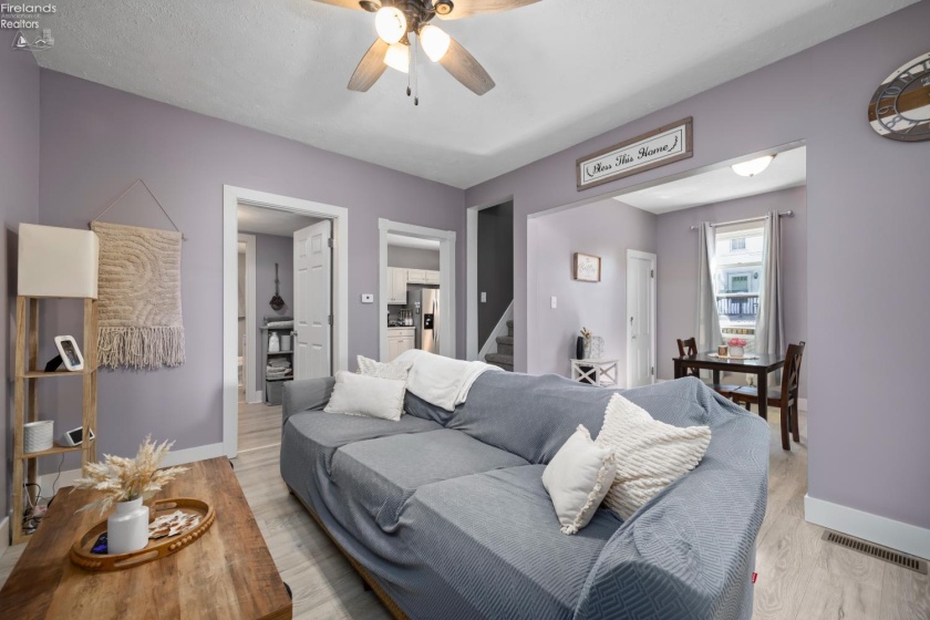 421 Kilbourne Street, Bellevue, 44811, 3 Bedrooms Bedrooms, ,2 BathroomsBathrooms,Residential,For Sale,Kilbourne,20262134