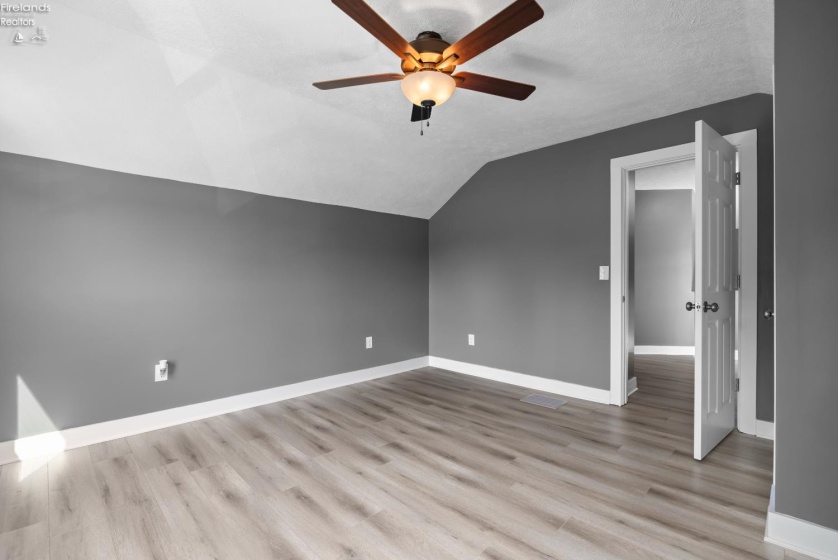 421 Kilbourne Street, Bellevue, 44811, 3 Bedrooms Bedrooms, ,2 BathroomsBathrooms,Residential,For Sale,Kilbourne,20262134