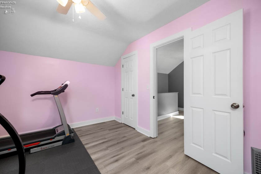 421 Kilbourne Street, Bellevue, 44811, 3 Bedrooms Bedrooms, ,2 BathroomsBathrooms,Residential,For Sale,Kilbourne,20262134