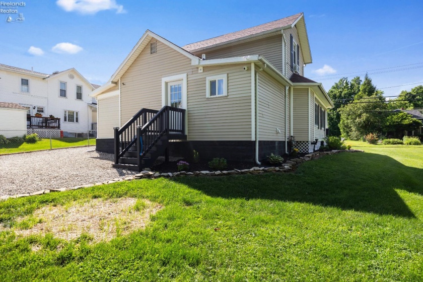 421 Kilbourne Street, Bellevue, 44811, 3 Bedrooms Bedrooms, ,2 BathroomsBathrooms,Residential,For Sale,Kilbourne,20262134