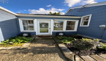 400 Clinton Avenue, Tiffin, 44883, 2 Bedrooms Bedrooms, ,1 BathroomBathrooms,Residential,For Sale,Clinton,20262213 400 Clinton Avenue, Tiffin, 44883, 2 Bedrooms Bedrooms, ,1 BathroomBathrooms,Residential,For Sale,Clinton,20262213
