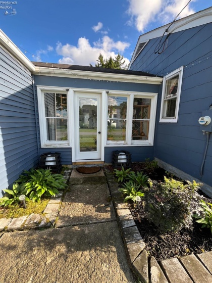 400 Clinton Avenue, Tiffin, 44883, 2 Bedrooms Bedrooms, ,1 BathroomBathrooms,Residential,For Sale,Clinton,20262213