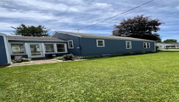 400 Clinton Avenue, Tiffin, 44883, 2 Bedrooms Bedrooms, ,1 BathroomBathrooms,Residential,For Sale,Clinton,20262213 400 Clinton Avenue, Tiffin, 44883, 2 Bedrooms Bedrooms, ,1 BathroomBathrooms,Residential,For Sale,Clinton,20262213