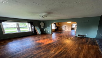 400 Clinton Avenue, Tiffin, 44883, 2 Bedrooms Bedrooms, ,1 BathroomBathrooms,Residential,For Sale,Clinton,20262213 400 Clinton Avenue, Tiffin, 44883, 2 Bedrooms Bedrooms, ,1 BathroomBathrooms,Residential,For Sale,Clinton,20262213