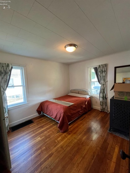 400 Clinton Avenue, Tiffin, 44883, 2 Bedrooms Bedrooms, ,1 BathroomBathrooms,Residential,For Sale,Clinton,20262213