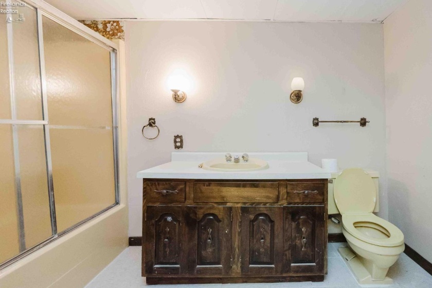 1719 Buckland Avenue, Fremont, 43420, 4 Bedrooms Bedrooms, ,3 BathroomsBathrooms,Residential,For Sale,Buckland,20262243