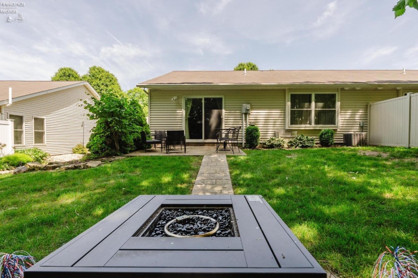 342 Lighthouse Oval Drive, Marblehead, 43440, 2 Bedrooms Bedrooms, ,2 BathroomsBathrooms,Residential,For Sale,Lighthouse Oval,20261940