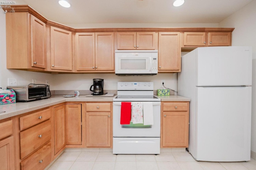 342 Lighthouse Oval Drive, Marblehead, 43440, 2 Bedrooms Bedrooms, ,2 BathroomsBathrooms,Residential,For Sale,Lighthouse Oval,20261940
