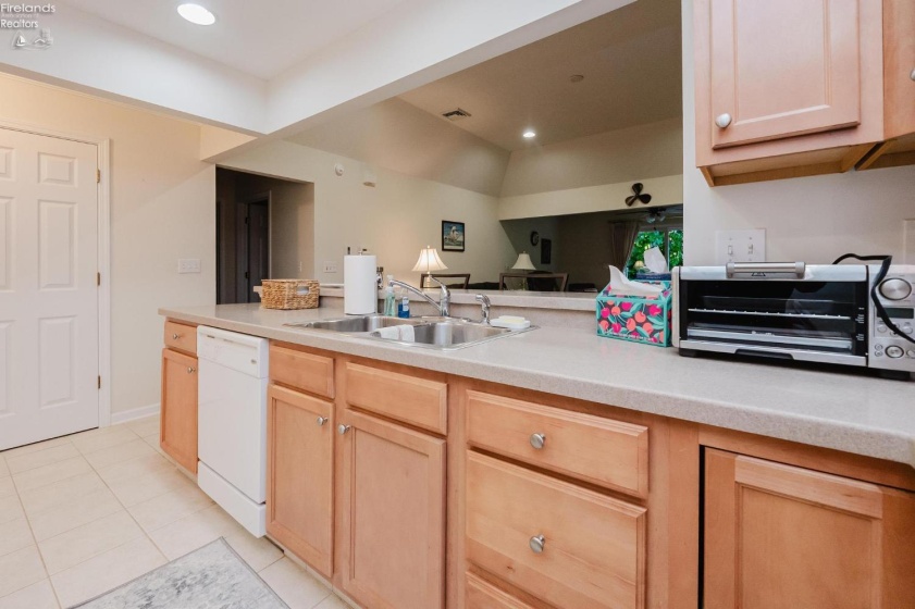 342 Lighthouse Oval Drive, Marblehead, 43440, 2 Bedrooms Bedrooms, ,2 BathroomsBathrooms,Residential,For Sale,Lighthouse Oval,20261940
