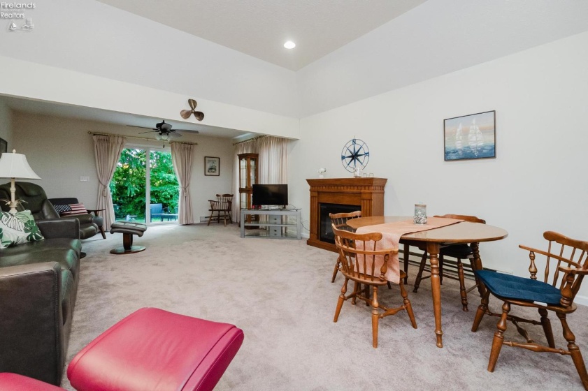 342 Lighthouse Oval Drive, Marblehead, 43440, 2 Bedrooms Bedrooms, ,2 BathroomsBathrooms,Residential,For Sale,Lighthouse Oval,20261940