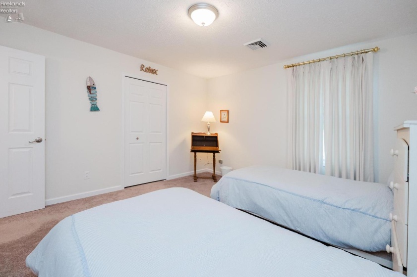 342 Lighthouse Oval Drive, Marblehead, 43440, 2 Bedrooms Bedrooms, ,2 BathroomsBathrooms,Residential,For Sale,Lighthouse Oval,20261940