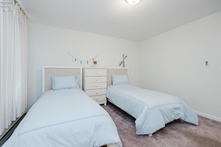 342 Lighthouse Oval Drive, Marblehead, 43440, 2 Bedrooms Bedrooms, ,2 BathroomsBathrooms,Residential,For Sale,Lighthouse Oval,20261940