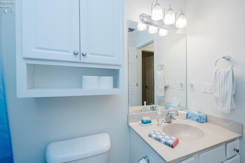 342 Lighthouse Oval Drive, Marblehead, 43440, 2 Bedrooms Bedrooms, ,2 BathroomsBathrooms,Residential,For Sale,Lighthouse Oval,20261940
