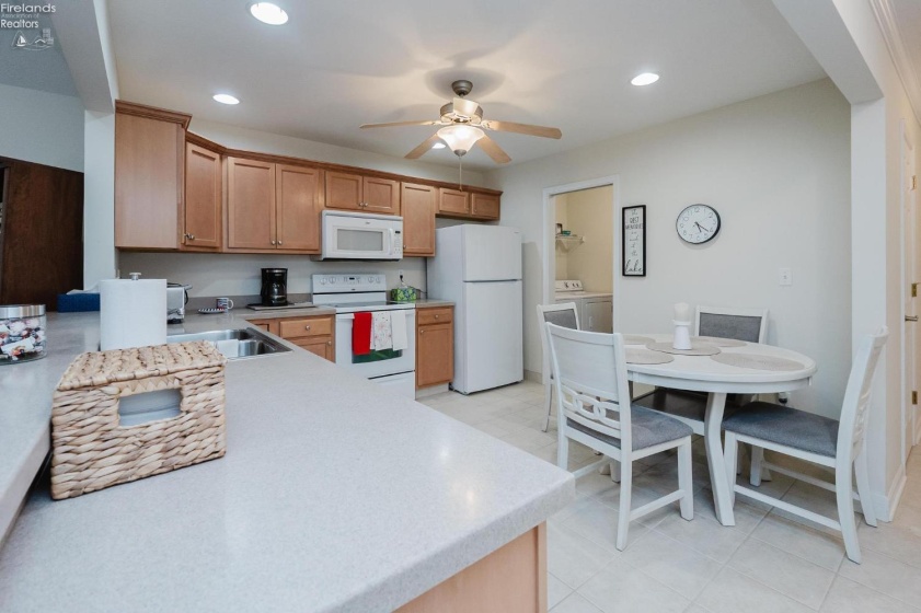 342 Lighthouse Oval Drive, Marblehead, 43440, 2 Bedrooms Bedrooms, ,2 BathroomsBathrooms,Residential,For Sale,Lighthouse Oval,20261940