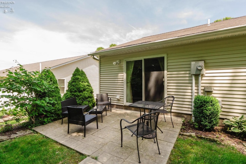 342 Lighthouse Oval Drive, Marblehead, 43440, 2 Bedrooms Bedrooms, ,2 BathroomsBathrooms,Residential,For Sale,Lighthouse Oval,20261940