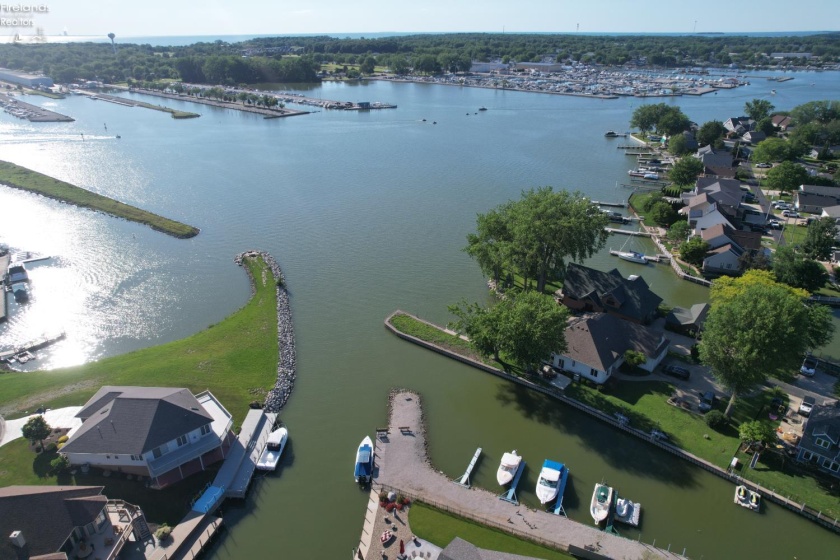 1840 Fernwood Lane, Marblehead, 43440, 4 Bedrooms Bedrooms, ,2 BathroomsBathrooms,Residential,For Sale,Fernwood,20262284