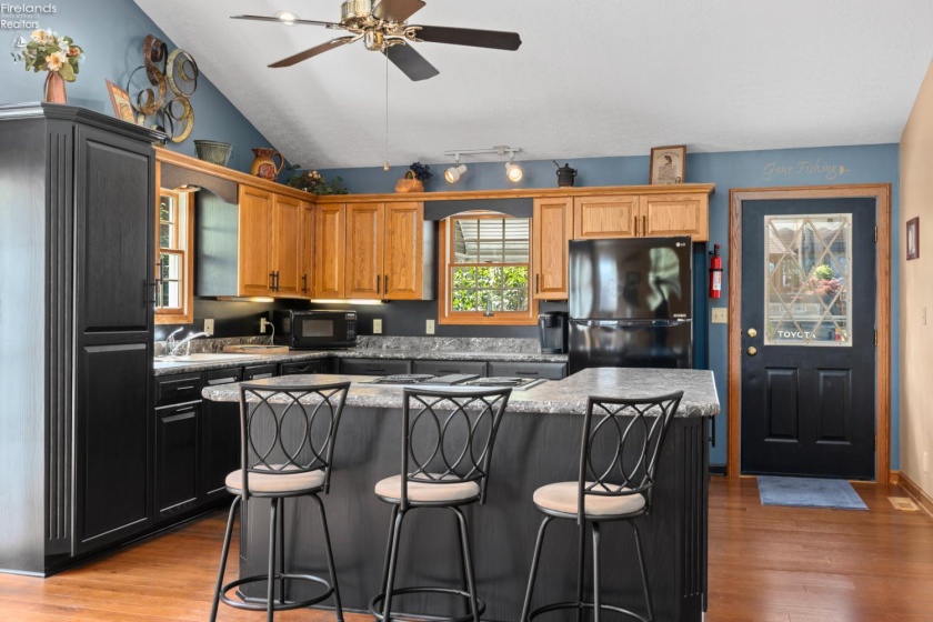 352 Willow Dale Road, Marblehead, 43440, 2 Bedrooms Bedrooms, ,2 BathroomsBathrooms,Residential,For Sale,Willow Dale,20262249