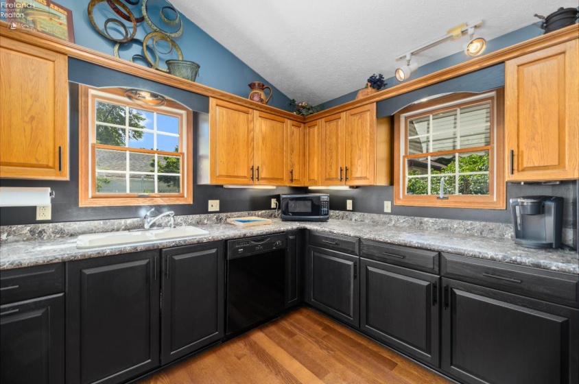 352 Willow Dale Road, Marblehead, 43440, 2 Bedrooms Bedrooms, ,2 BathroomsBathrooms,Residential,For Sale,Willow Dale,20262249