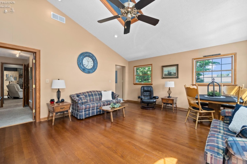 352 Willow Dale Road, Marblehead, 43440, 2 Bedrooms Bedrooms, ,2 BathroomsBathrooms,Residential,For Sale,Willow Dale,20262249