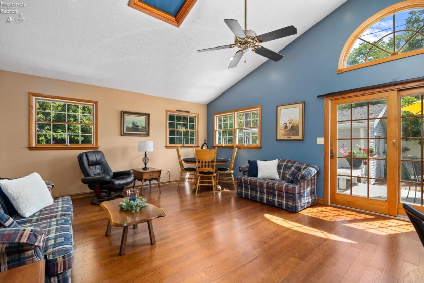 352 Willow Dale Road, Marblehead, 43440, 2 Bedrooms Bedrooms, ,2 BathroomsBathrooms,Residential,For Sale,Willow Dale,20262249