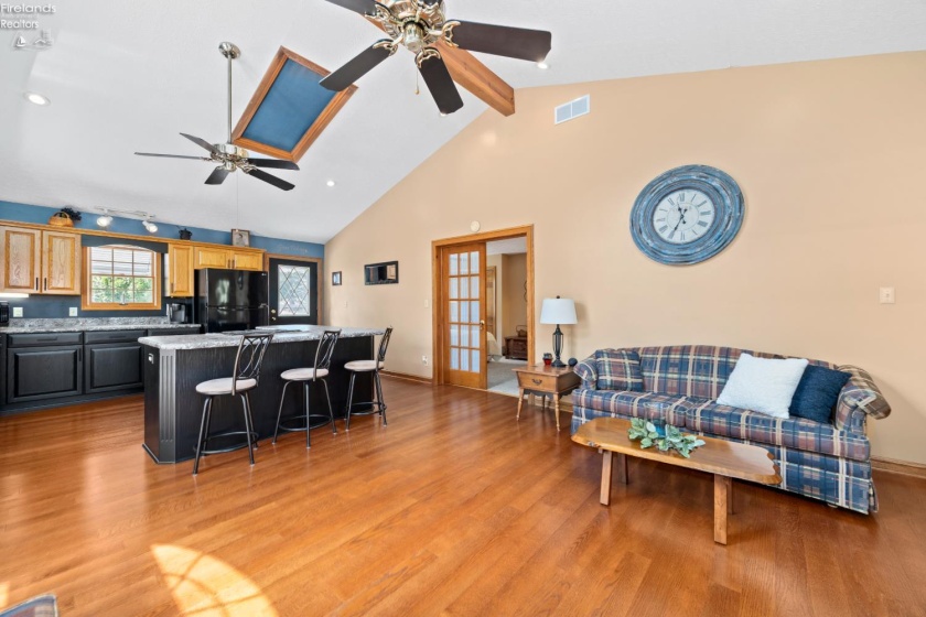 352 Willow Dale Road, Marblehead, 43440, 2 Bedrooms Bedrooms, ,2 BathroomsBathrooms,Residential,For Sale,Willow Dale,20262249