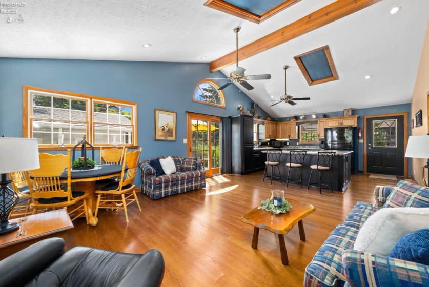 352 Willow Dale Road, Marblehead, 43440, 2 Bedrooms Bedrooms, ,2 BathroomsBathrooms,Residential,For Sale,Willow Dale,20262249
