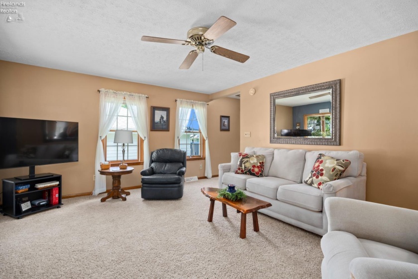 352 Willow Dale Road, Marblehead, 43440, 2 Bedrooms Bedrooms, ,2 BathroomsBathrooms,Residential,For Sale,Willow Dale,20262249