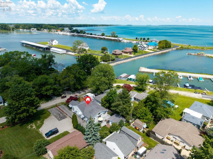 352 Willow Dale Road, Marblehead, 43440, 2 Bedrooms Bedrooms, ,2 BathroomsBathrooms,Residential,For Sale,Willow Dale,20262249
