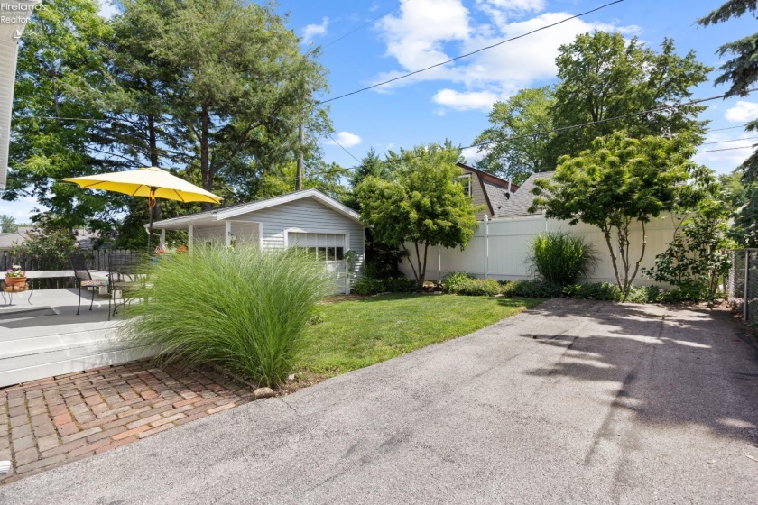 352 Willow Dale Road, Marblehead, 43440, 2 Bedrooms Bedrooms, ,2 BathroomsBathrooms,Residential,For Sale,Willow Dale,20262249
