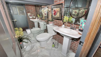 504 Perry Street, Port Clinton, 43452, 7 Bedrooms Bedrooms, ,5 BathroomsBathrooms,Residential,For Sale,Perry,20262057