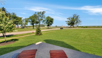 504 Perry Street, Port Clinton, 43452, 7 Bedrooms Bedrooms, ,5 BathroomsBathrooms,Residential,For Sale,Perry,20262057