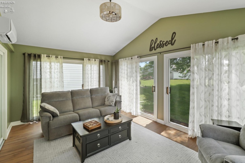 2212 Westwind Drive, Sandusky, 44870, 2 Bedrooms Bedrooms, ,2 BathroomsBathrooms,Residential,For Sale,Westwind,20262130