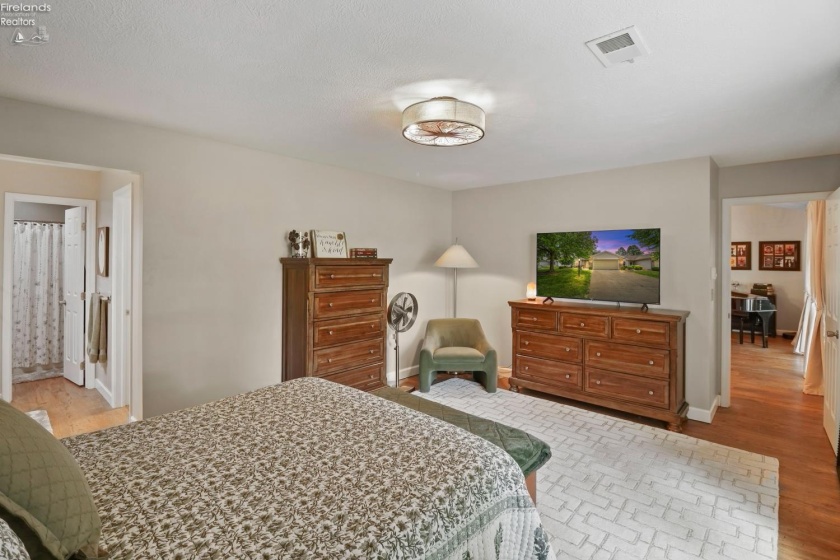 2212 Westwind Drive, Sandusky, 44870, 2 Bedrooms Bedrooms, ,2 BathroomsBathrooms,Residential,For Sale,Westwind,20262130