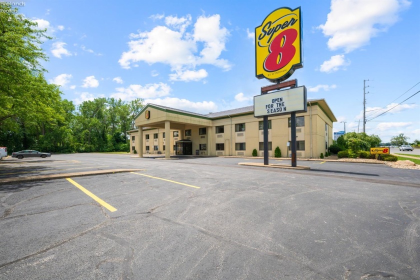 1704 Perry Street, Port Clinton, 43452, ,Commercial,For Sale,Perry,20262290