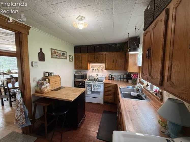 3401 County Road 6, Tiffin, 44883, 3 Bedrooms Bedrooms, ,1 BathroomBathrooms,Residential,For Sale,County Road 6,20262209