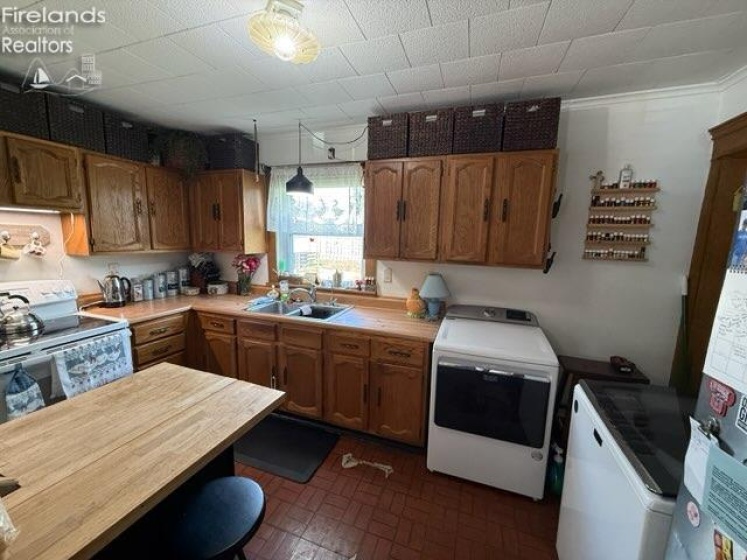 3401 County Road 6, Tiffin, 44883, 3 Bedrooms Bedrooms, ,1 BathroomBathrooms,Residential,For Sale,County Road 6,20262209