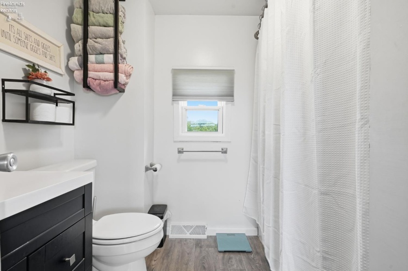4301 Walbridge Road, Northwood, 43619, 3 Bedrooms Bedrooms, ,1 BathroomBathrooms,Residential,For Sale,Walbridge Road,20262227