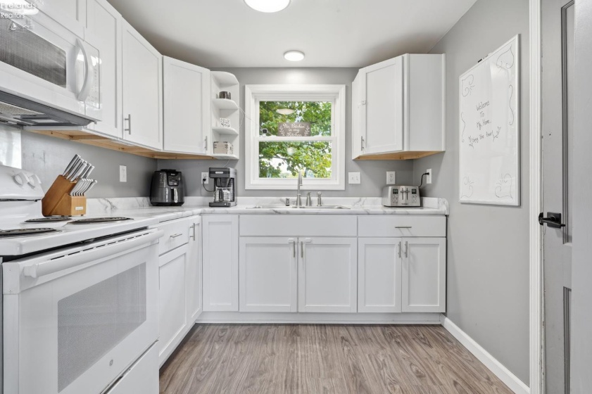 4301 Walbridge Road, Northwood, 43619, 3 Bedrooms Bedrooms, ,1 BathroomBathrooms,Residential,For Sale,Walbridge Road,20262227