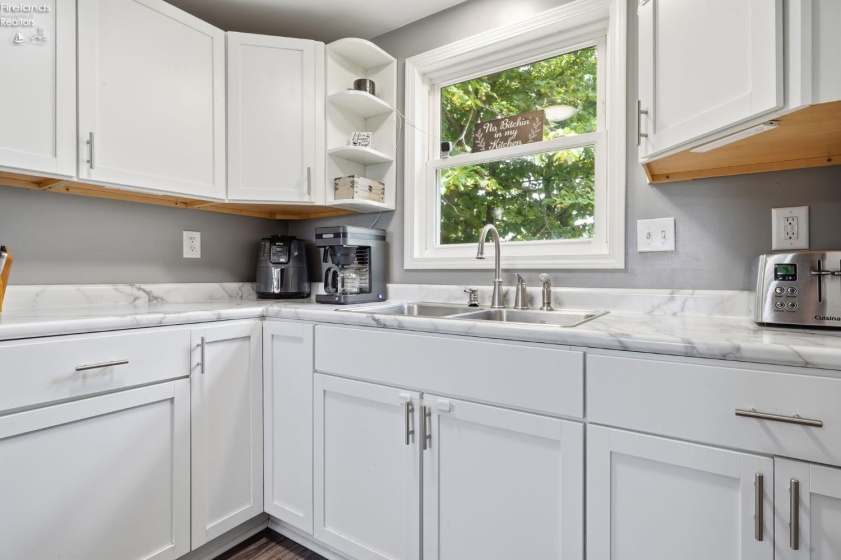 4301 Walbridge Road, Northwood, 43619, 3 Bedrooms Bedrooms, ,1 BathroomBathrooms,Residential,For Sale,Walbridge Road,20262227