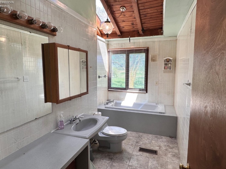 3375 County Road 170, Fremont, 43420, 3 Bedrooms Bedrooms, ,2 BathroomsBathrooms,Residential,For Sale,County Road 170,20262293